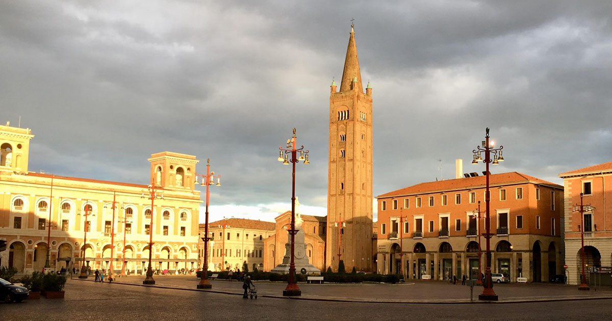 golden hour sunlight on a plaza in Italy